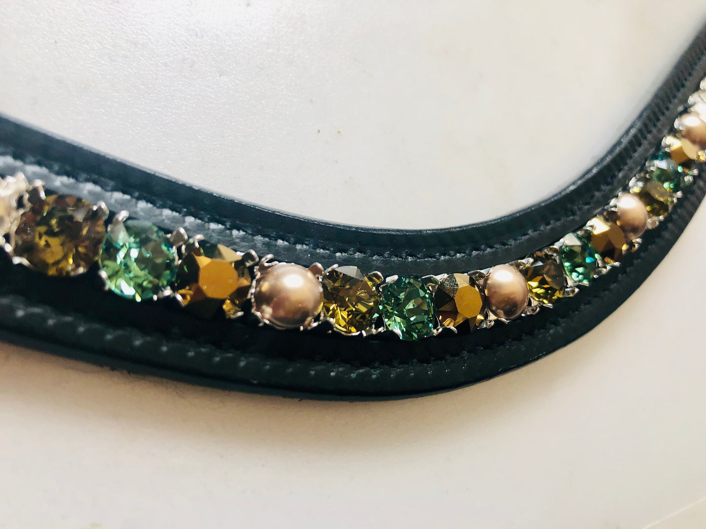 glitzerpferd.de Stirnriemen OlivePerle